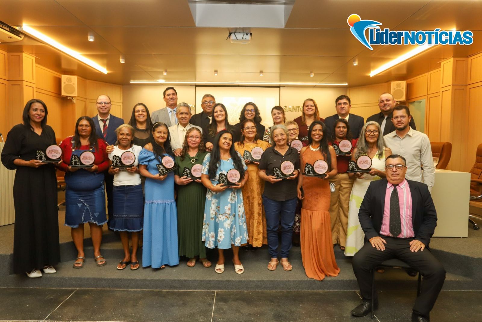 CÂMARA DE JOÃO DOURADO HOMENAGEIA MULHERES DO CAMPO NA 8ª EDIÇÃO DO TROFÉU MULHER DESTAQUE
