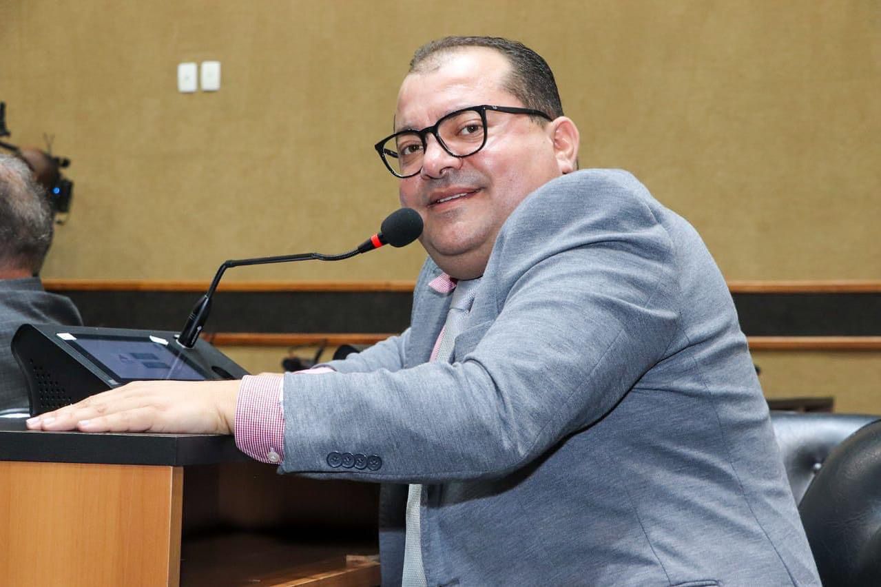 Filiação de Cafu Barreto movimenta bastidores e amplia disputa entre partidos na Bahia