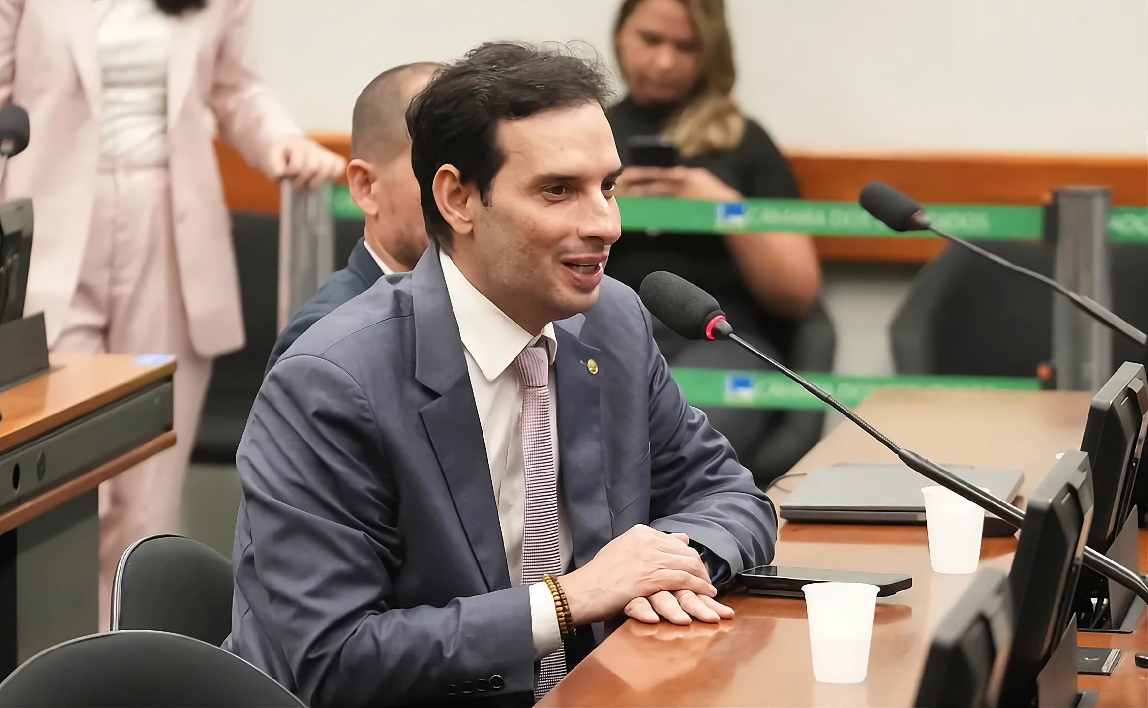 Republicanos e União Brasil disputam o passe do deputado Leo Prates