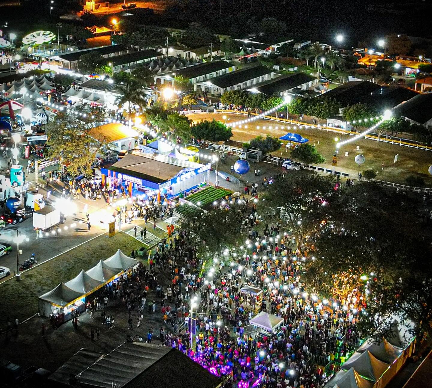 PREFEITURA DE IRECÊ LEVA ESTANDES E EXPOSIÇÃO DO CENTENÁRIO PARA A 25ª EXPOAGRI