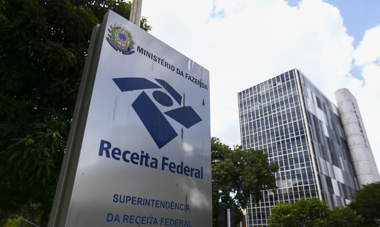 RECEITA FEDERAL NEGA MONITORAMENTO DE PIX E ESCLARECE QUE MENSAGEM VIRAL É FALSA