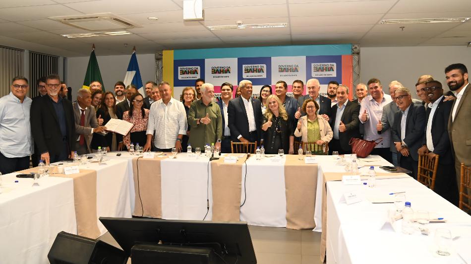 DEPUTADOS ACOMPANHAM BALANÇO DE AÇÕES DO GOVERNO EM REUNIÃO COM JERÔNIMO