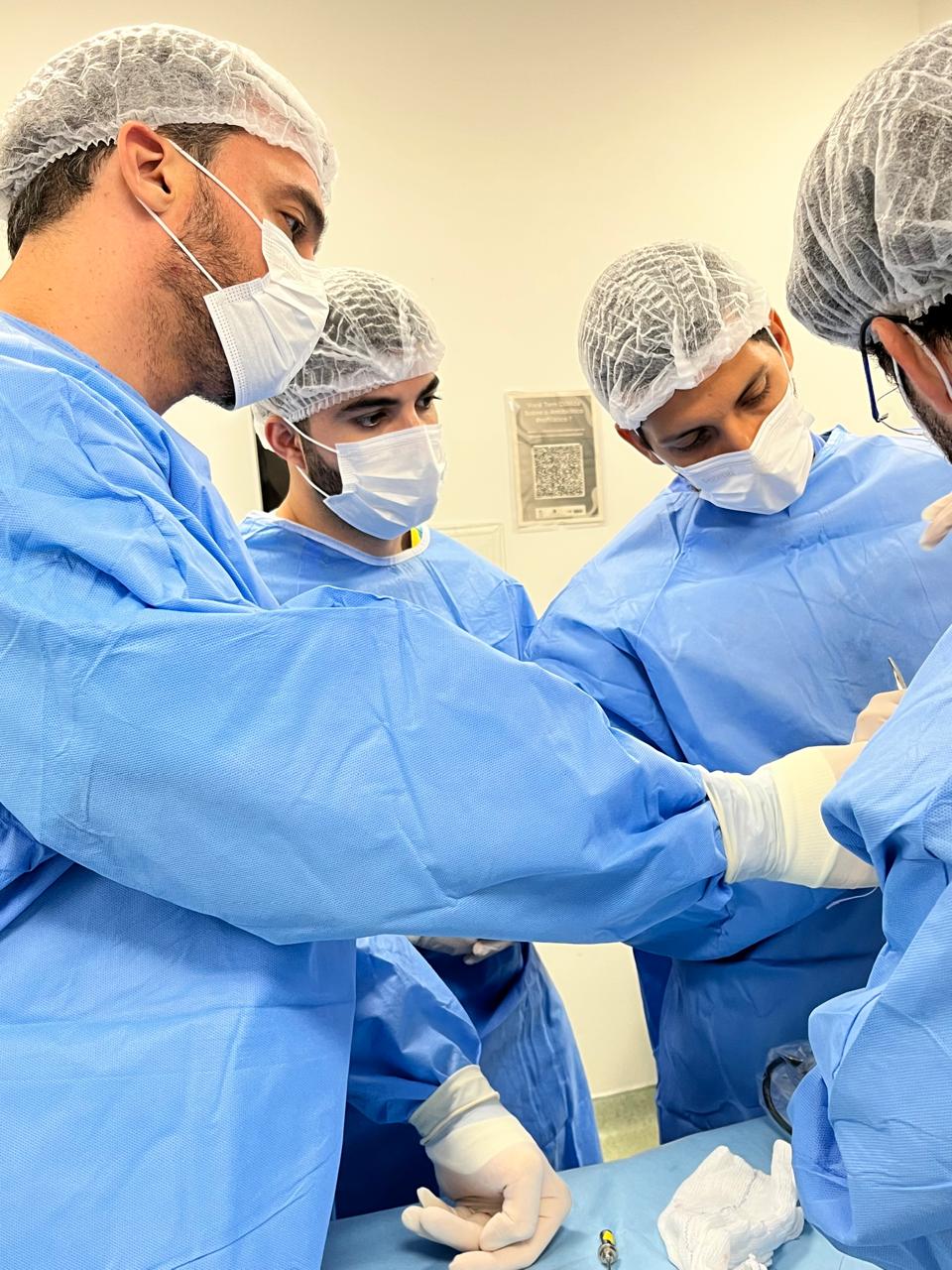 HOSPITAL ORTOPÉDICO DA BAHIA REALIZA PRIMEIRA ARTROSCOPIA DE PUNHO DO SUS NO ESTADO