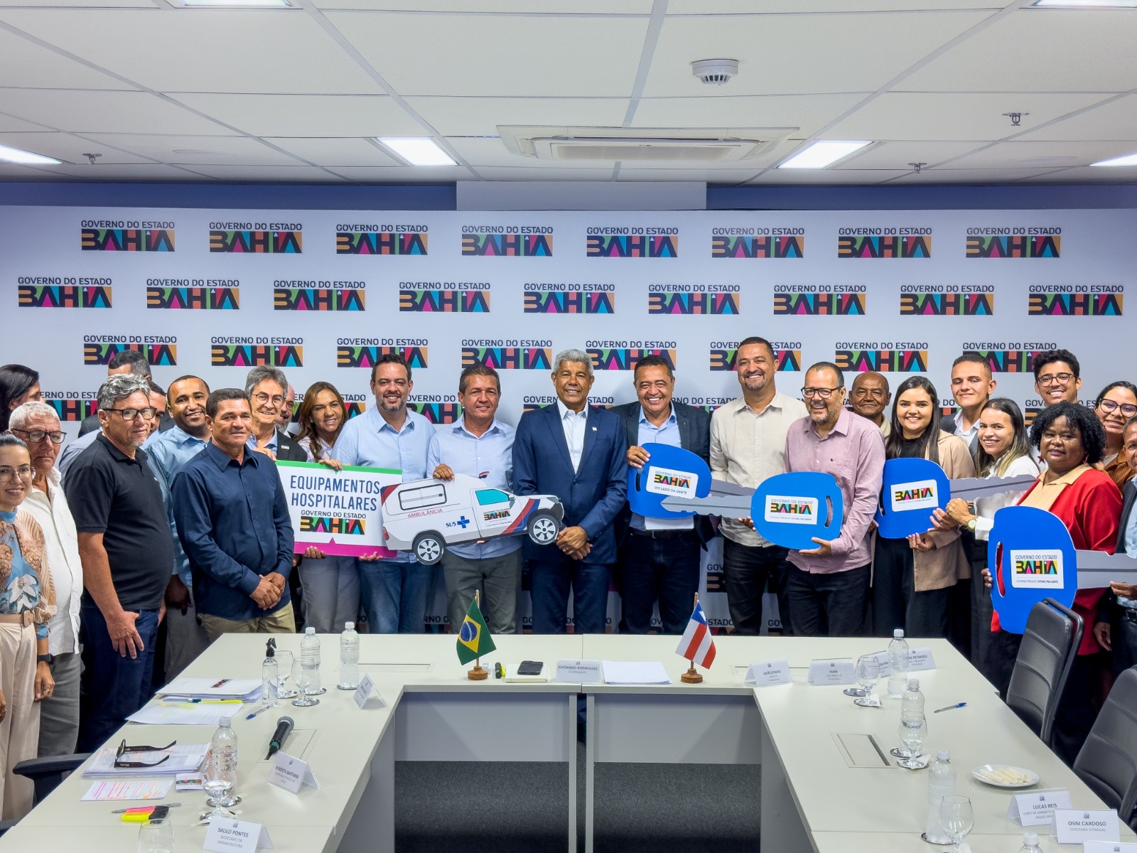 GOVERNADOR JERÔNIMO ATENDE DEMANDAS DE ITAGUAÇU E REFORÇA APOIO A PROJETO ESTRUTURADO DA GESTÃO MUNICIPAL