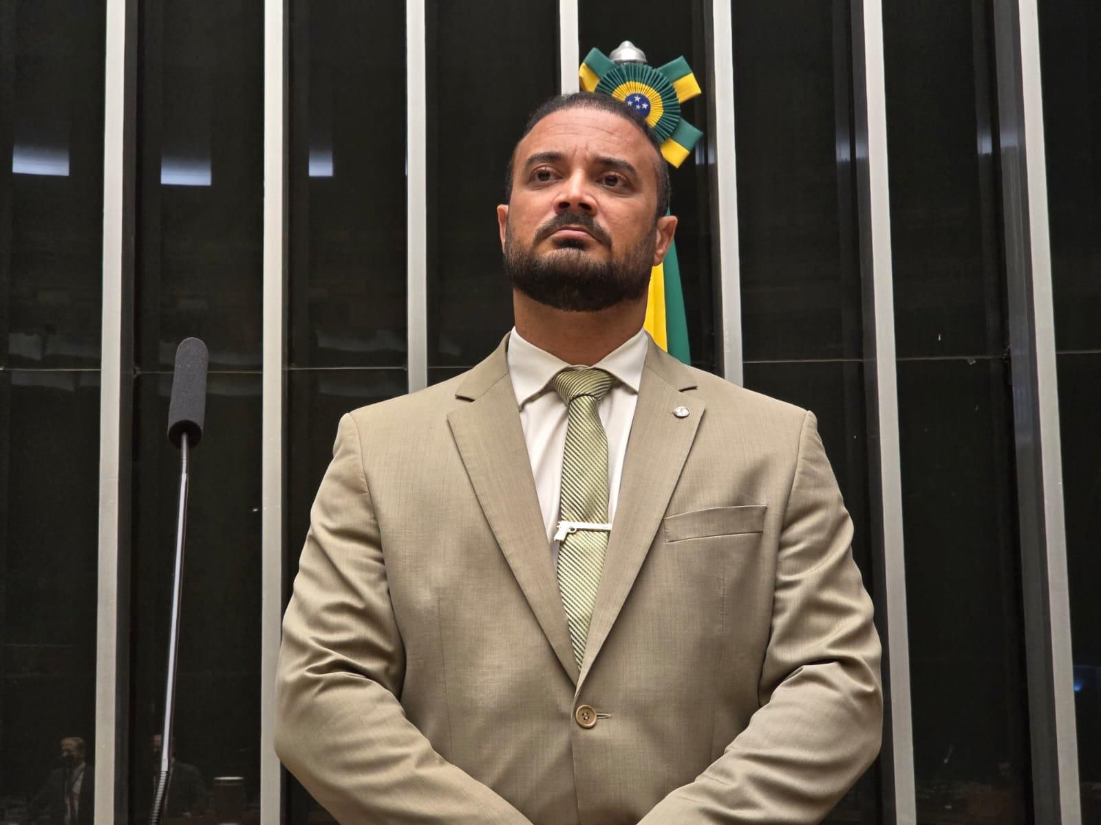 CAPITÃO ALDEN COMEMORA APROVAÇÃO DE PROJETOS PARA SEGURANÇA PÚBLICA E CACAUICULTORES