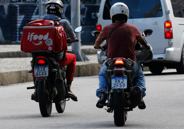 MOTOCICLISTAS PASSAM A USAR CAPACETE COM QR CODE A PARTIR DE 1º DE JULHO