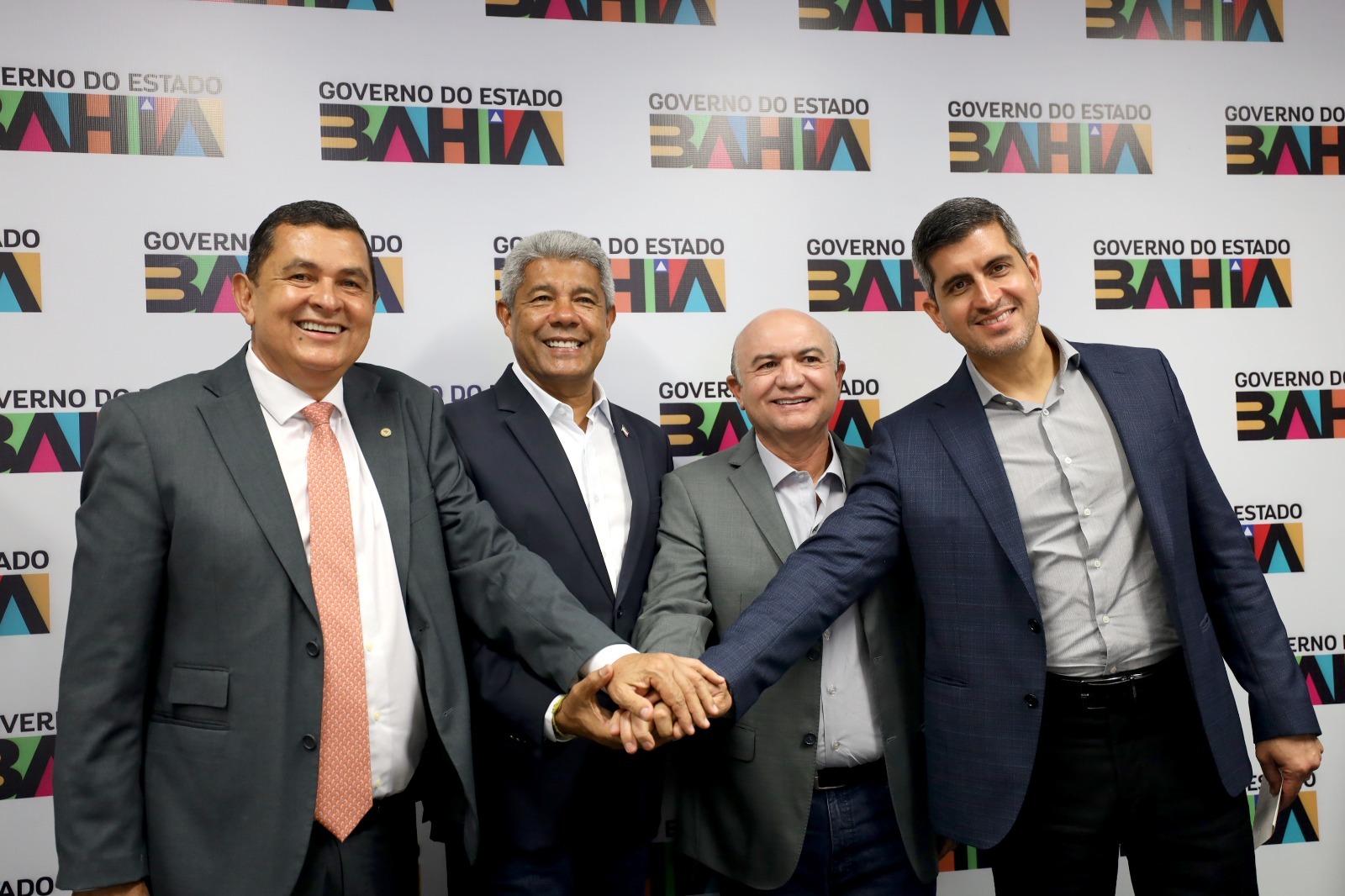 JERÔNIMO ANUNCIA R$ 18 MILHÕES EM INVESTIMENTOS PARA LAPÃO