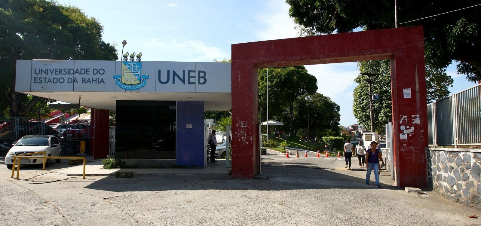 PROFESSORES DAS UNIVERSIDADES ESTADUAIS DA BAHIA PARALISAM ATIVIDADES NESTA QUARTA-FEIRA