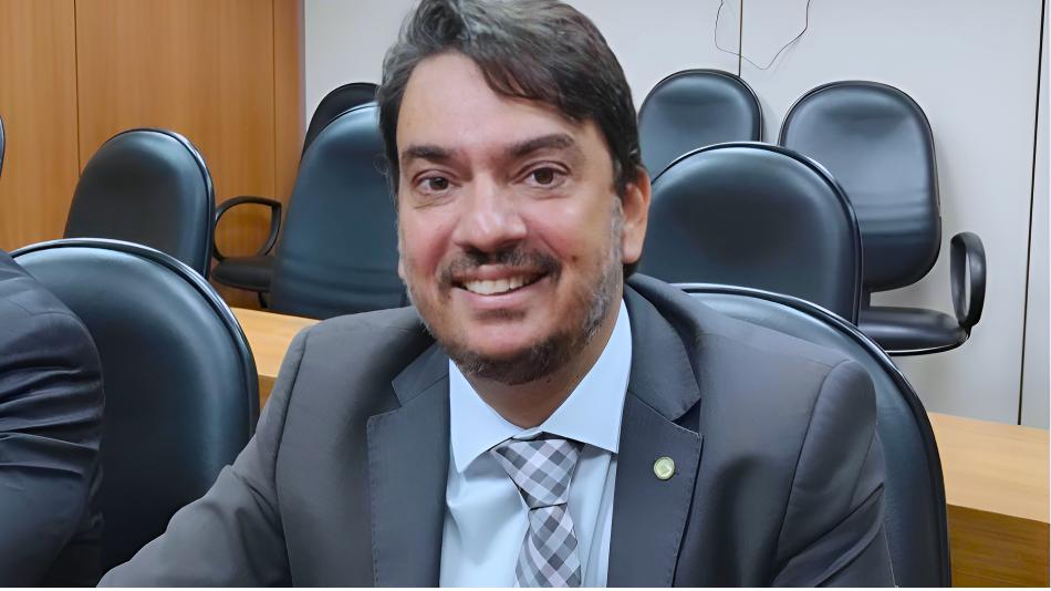 DEPUTADO PEDRO TAVARES SAÚDA OS 105 ANOS DE EMANCIPAÇÃO DE JAGUAQUARA