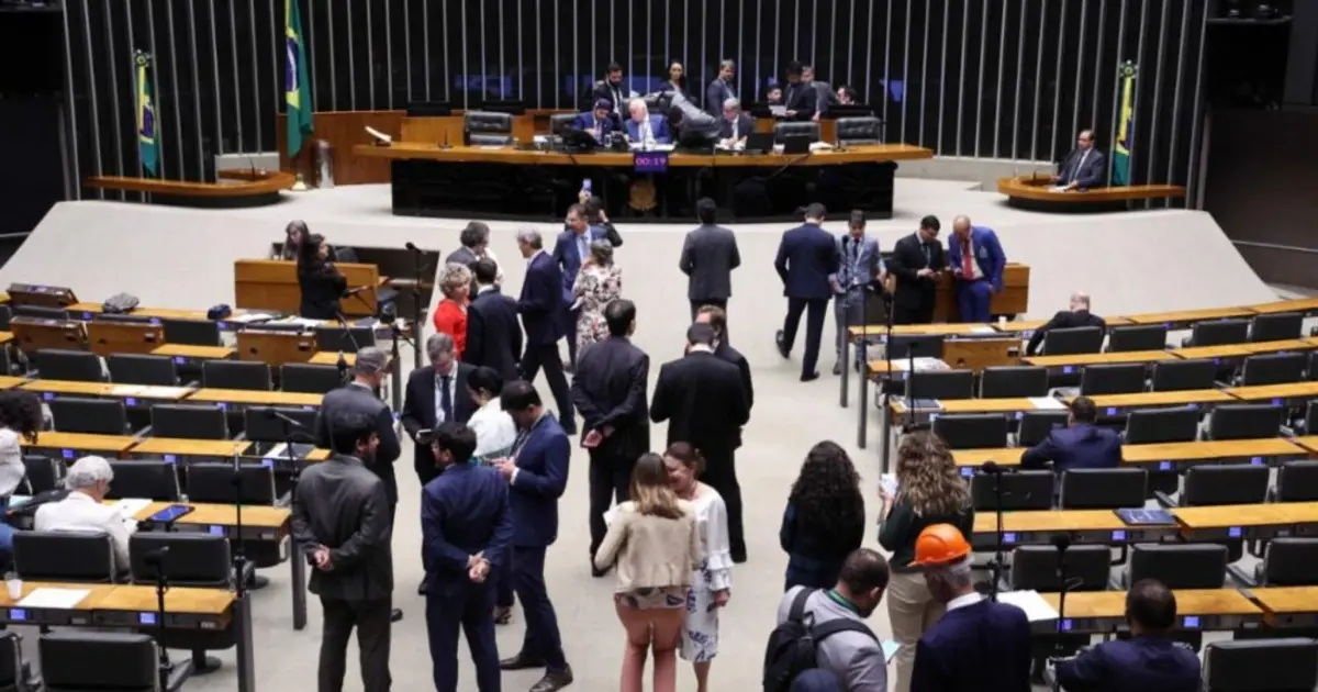 CÂMARA APROVA PROJETO QUE PERMITE ACOLHIMENTO DE MENORES DEPENDENTES QUÍMICOS EM COMUNIDADES TERAPÊUTICAS