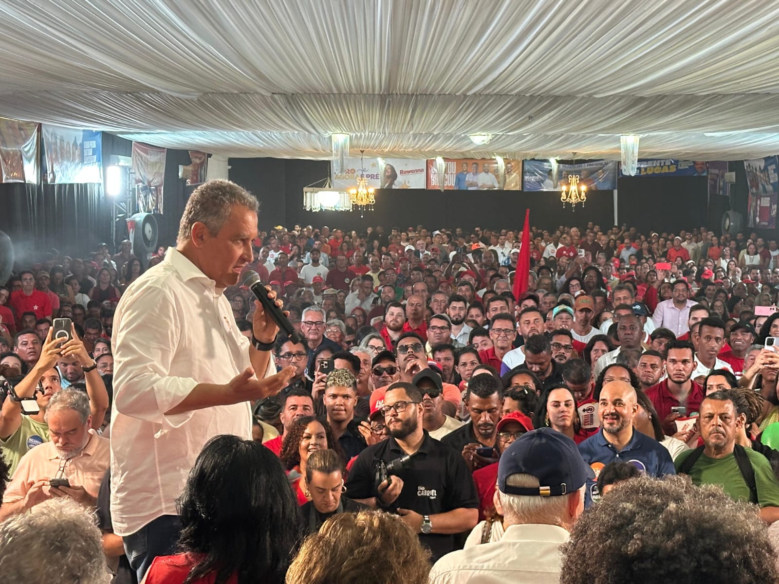 RUI COSTA DEFENDE CONGRESSO ALINHADO A LULA E DIZ QUE CANDIDATOS DA OPOSIÇÃO REPRESENTAM JAIR BOLSONARO