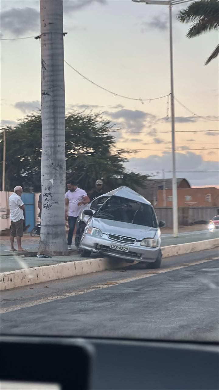 ACIDENTE REGISTRADO NA AVENIDA SANTOS LOPES, EM IRECÊ