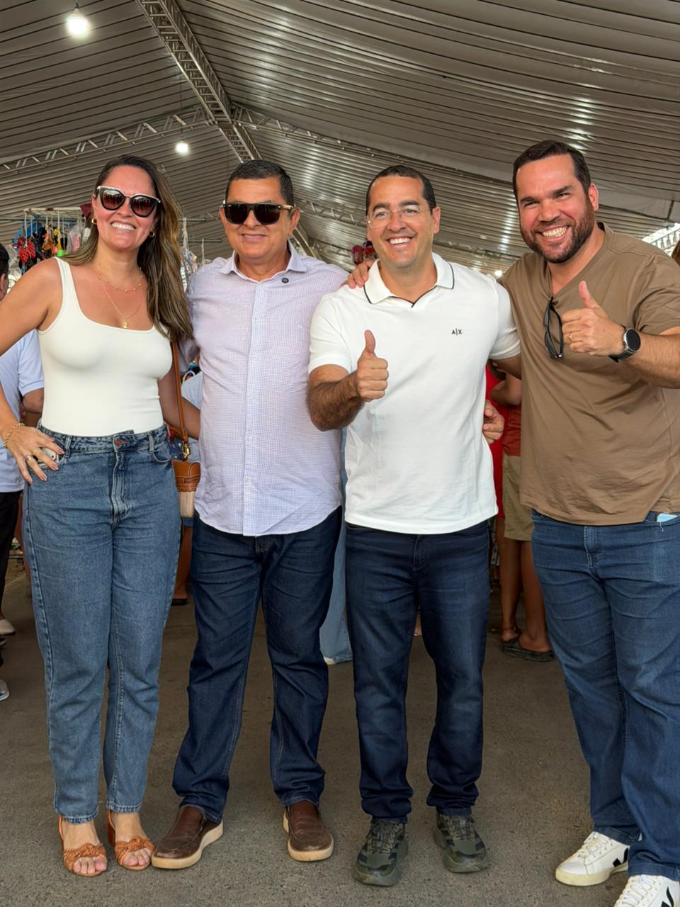Prefeito Afonso Mendonça prestigia Di Cardoso durante a tradicional Festa da Cebola em João Dourado