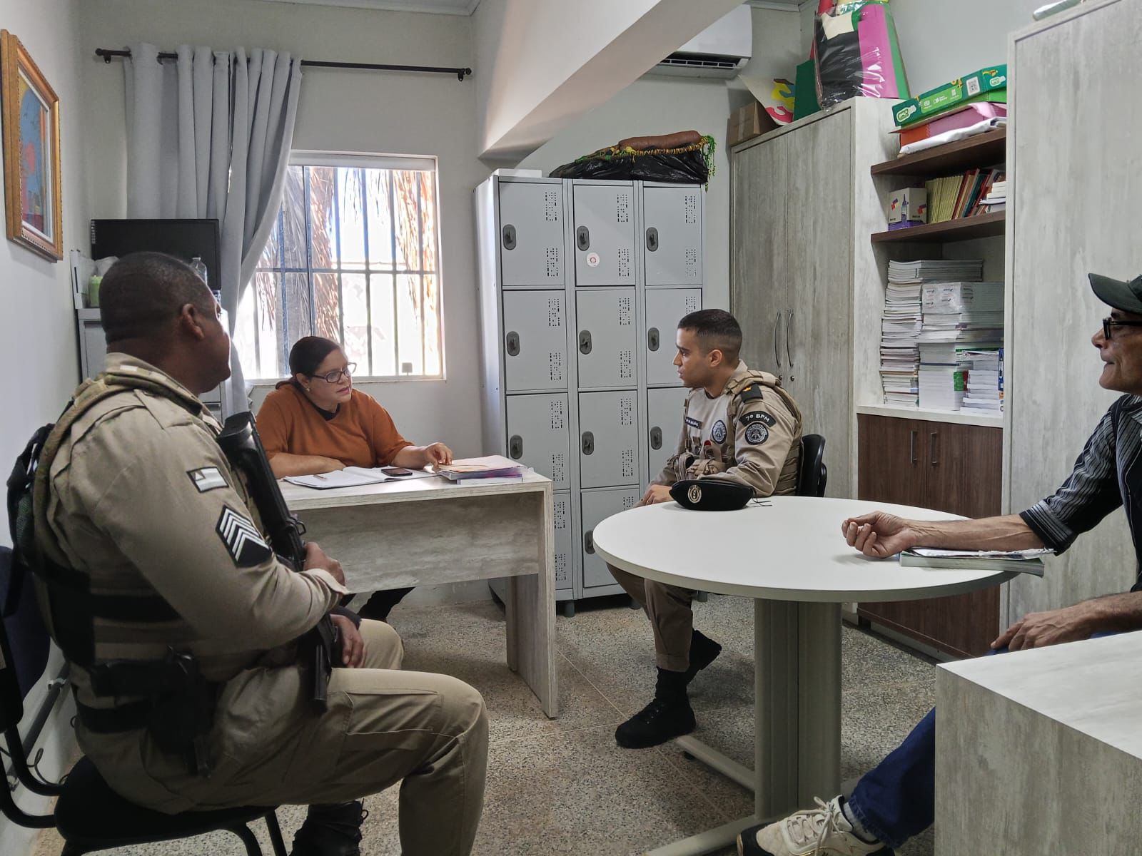 PMBA VISITA INSTITUIÇÃO DE ENSINO BÁSICO EM SÃO GABRIEL