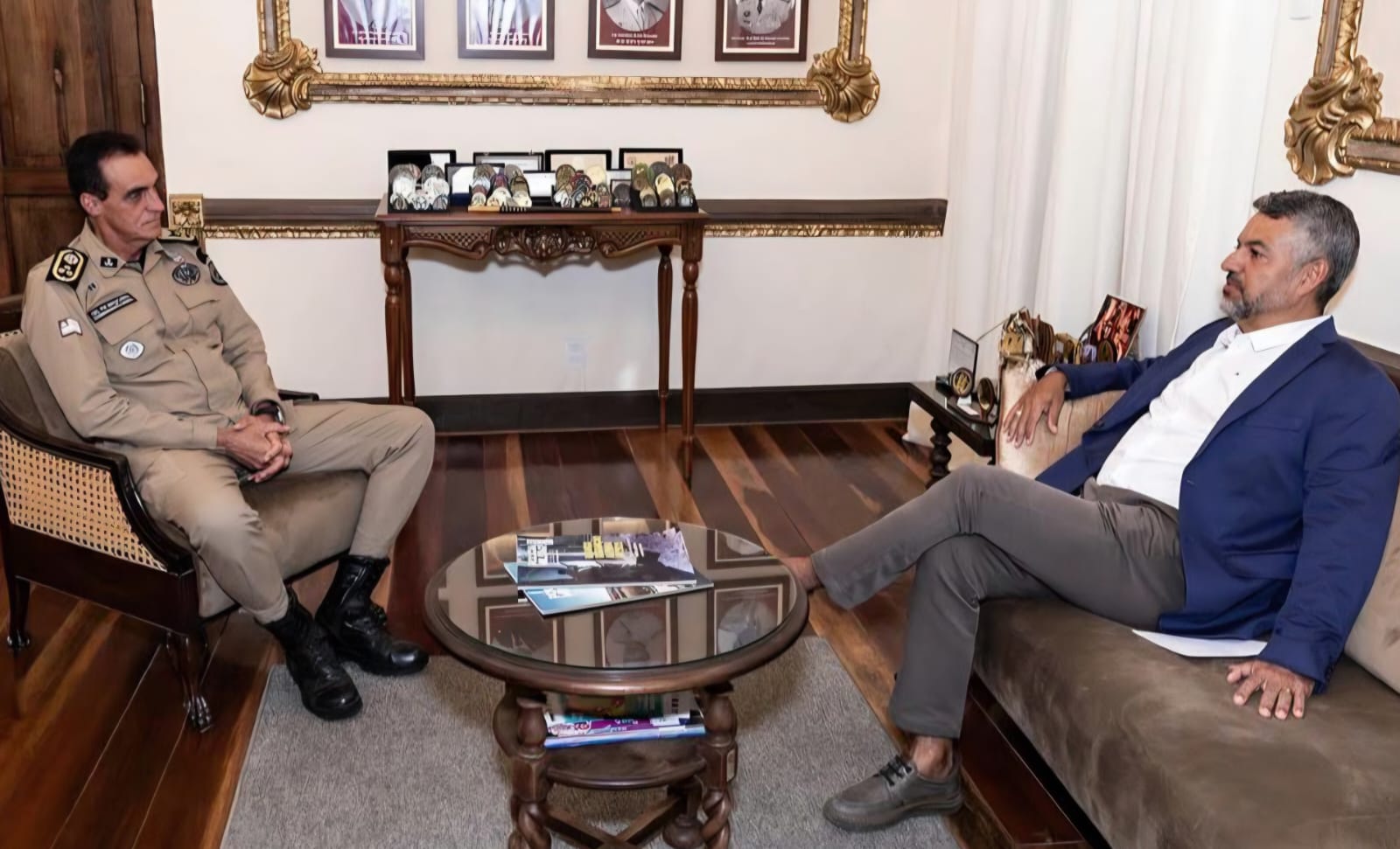 ELMO VAZ SE REÚNE COM COMANDANTE-GERAL DA PM E SOLICITA REFORÇO NAS RODOVIAS PARA O SÃO JOÃO DE IRECÊ