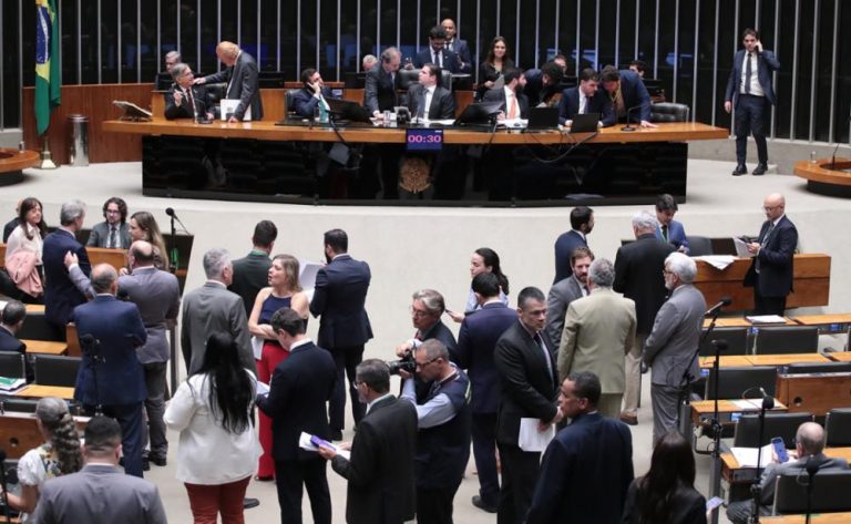 CÂMARA APROVA NOVO MÉTODO DE REAJUSTE DO PISO SALARIAL DO MAGISTÉRIO PÚBLICO