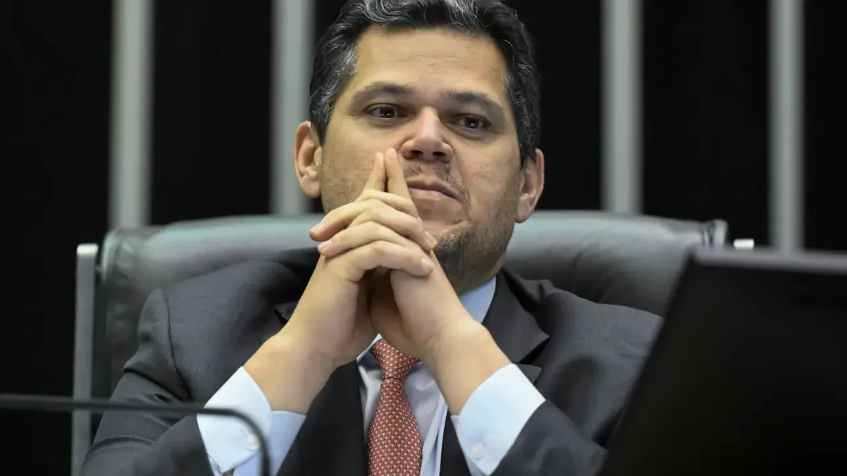 APÓS AVANÇO NA CÂMARA, PEC DA 6X1 ENFRENTA INCERTEZAS NO SENADO