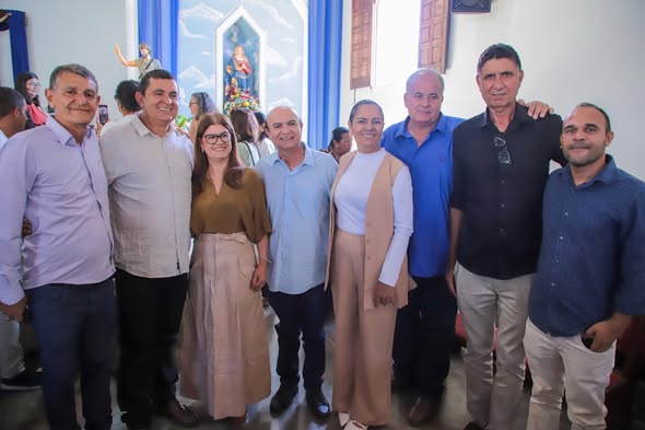 PREFEITO MÁRCIO MESSIAS PARTICIPA DA TRADICIONAL FESTA DE SÃO JOÃO BATISTA EM LAPÃO