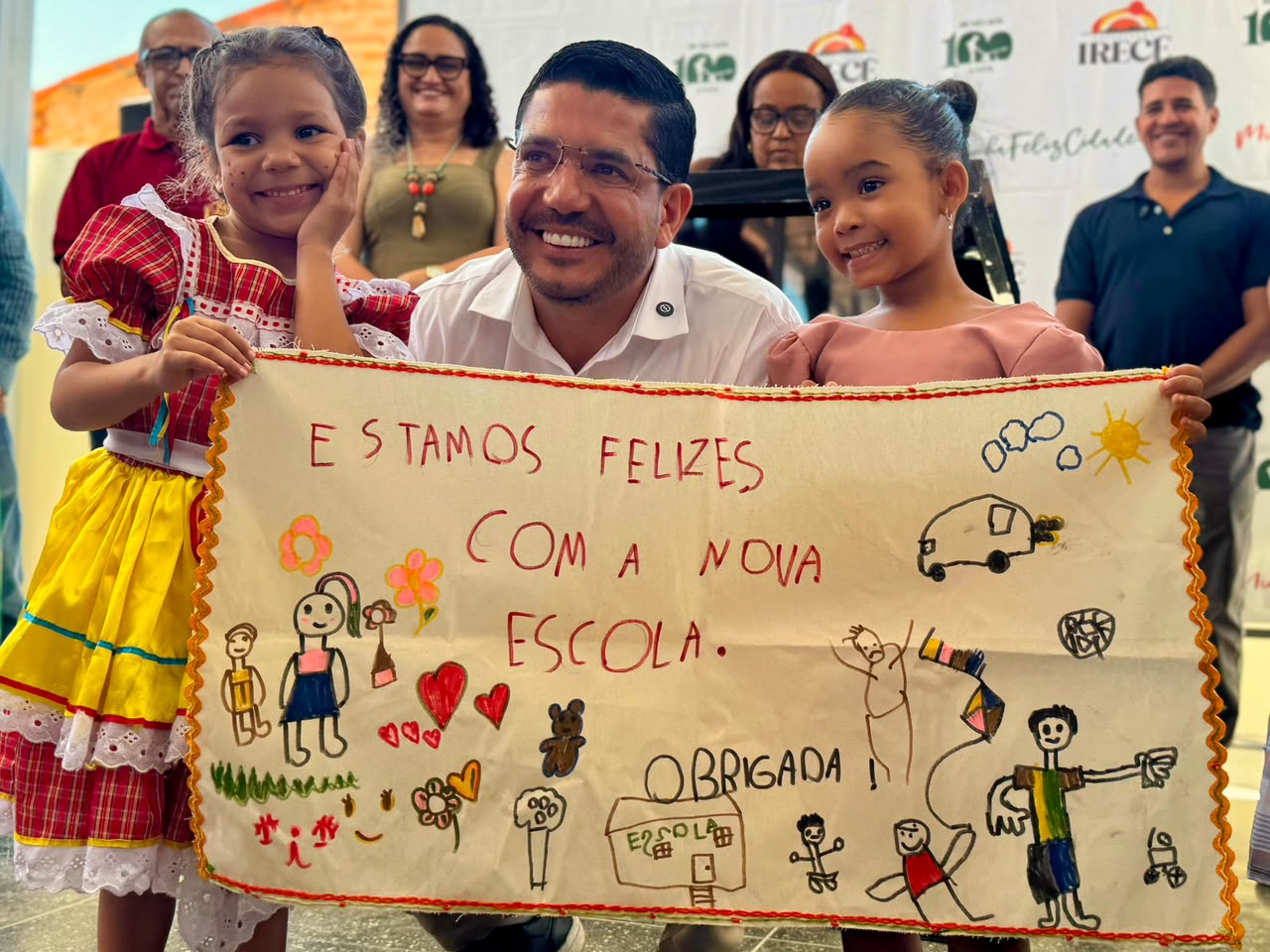 PREFEITO DE IRECÊ ENTREGA ESCOLA AMPLIADA E REFORMADA NO BAIRRO FÉLIX