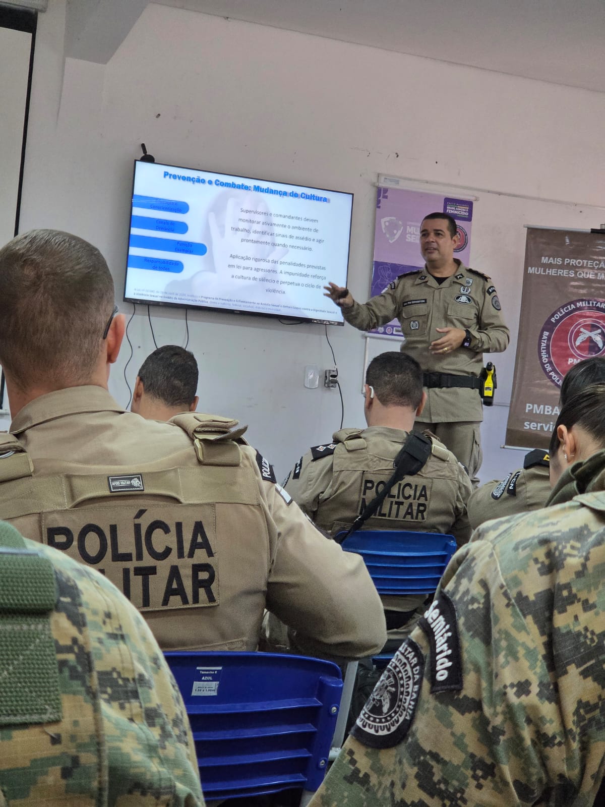 PMBA REALIZA “PAPO DE CASERNA” SOBRE PROTEÇÃO À MULHER NO 7º BPM