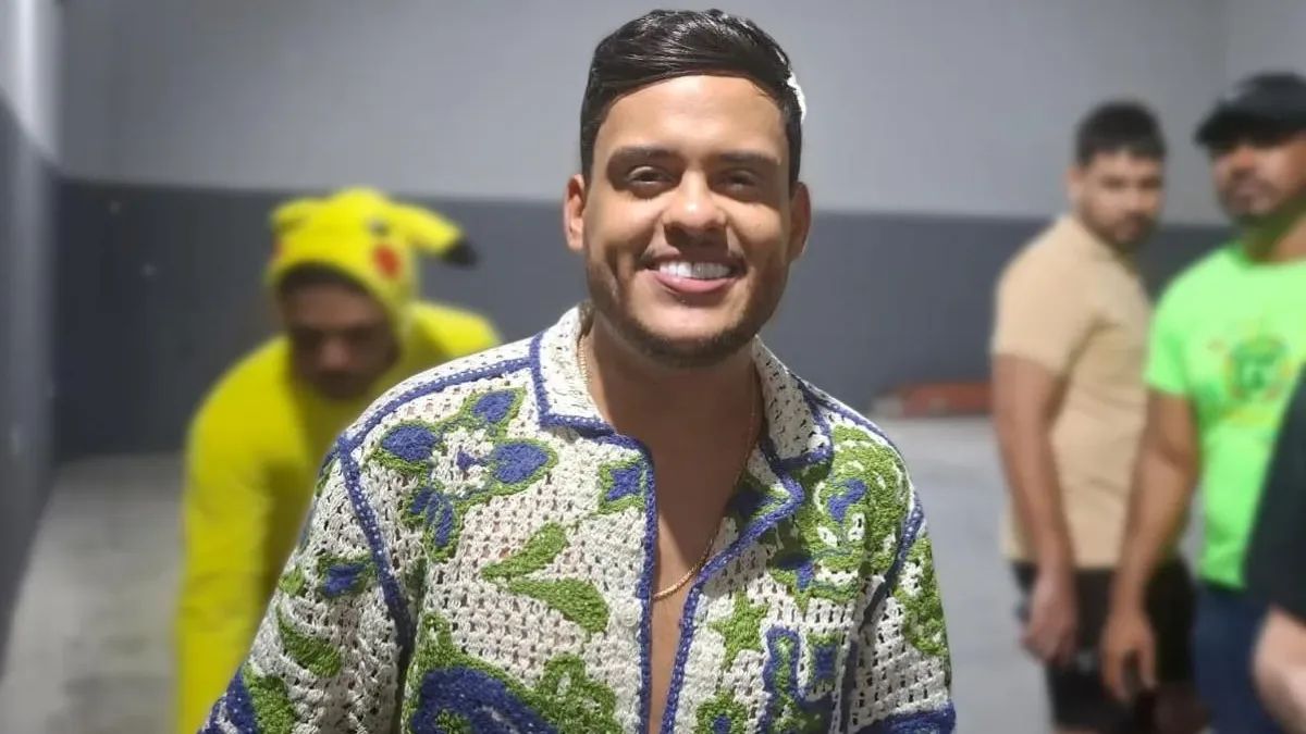 VOCÊ TERIA FÔLEGO? THIAGO AQUINO ENCARA MARATONA DE 6 SHOWS EM APENAS 24 HORAS NO SÃO JOÃO