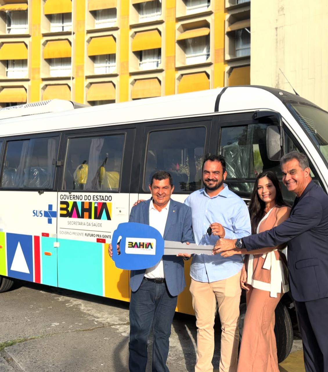 COM ARTICULAÇÃO DO DEPUTADO RICARDO RODRIGUES, IBIPEBA RECEBE MICRO-ÔNIBUS PARA TRANSPORTE DE PACIENTES