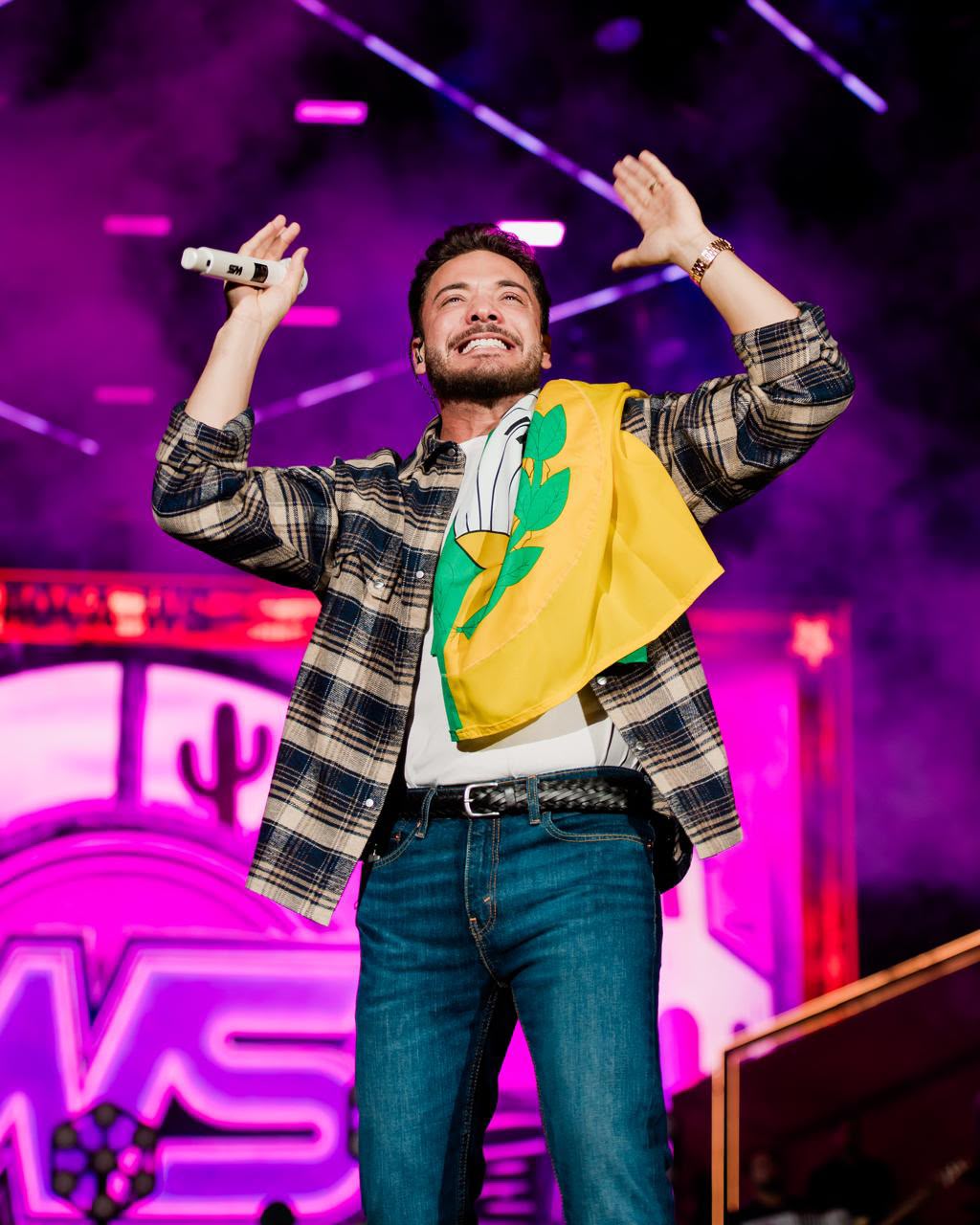 SAFADÃO ARRASTA MAIS DE 120 MIL PESSOAS E FAZ O MAIOR SHOW DA HISTÓRIA DO SÃO JOÃO DE IRECÊ