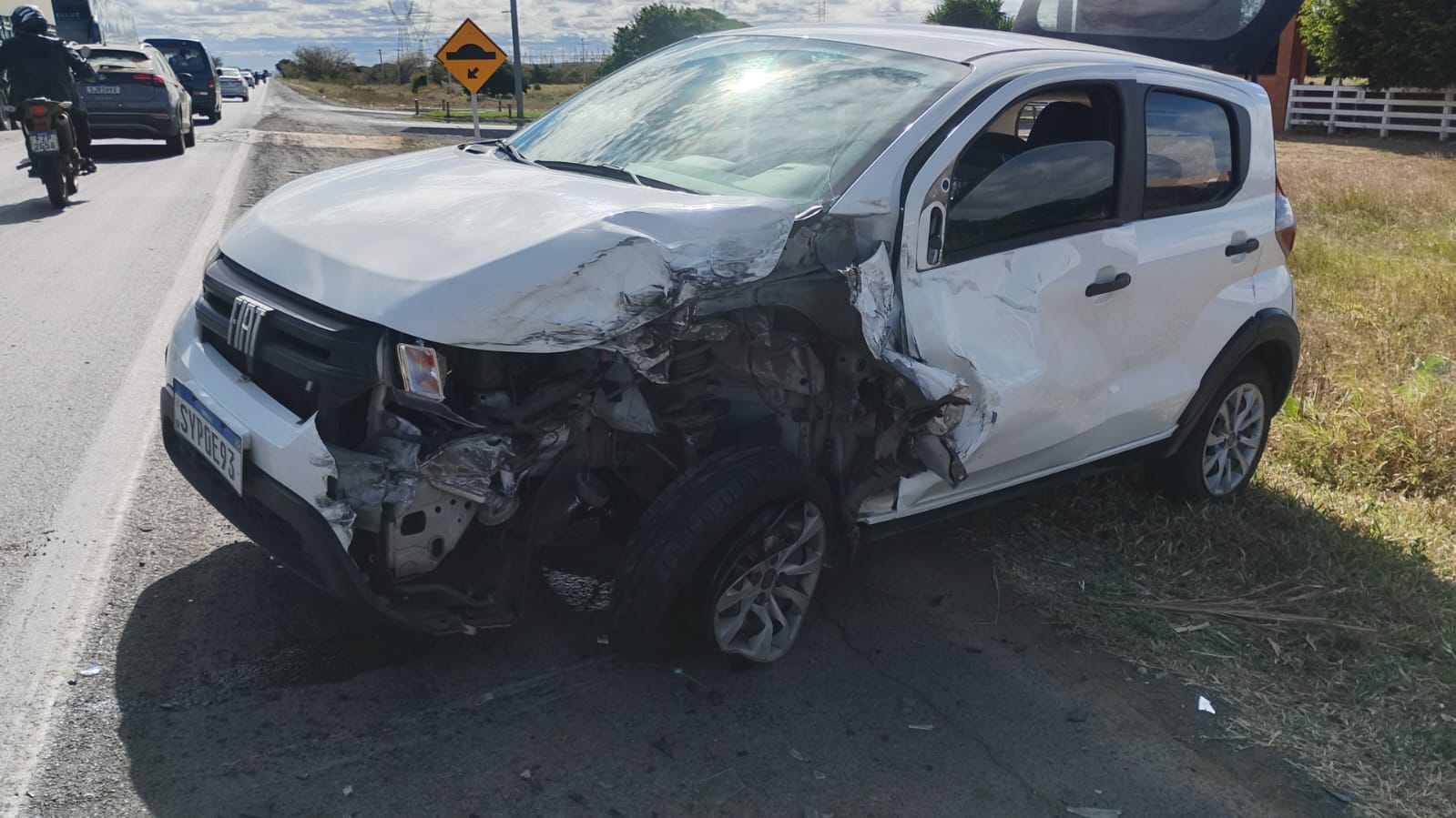 COLISÃO FRONTAL É REGISTRADA NA BA-052 ENTRE JOÃO DOURADO E IRECÊ.