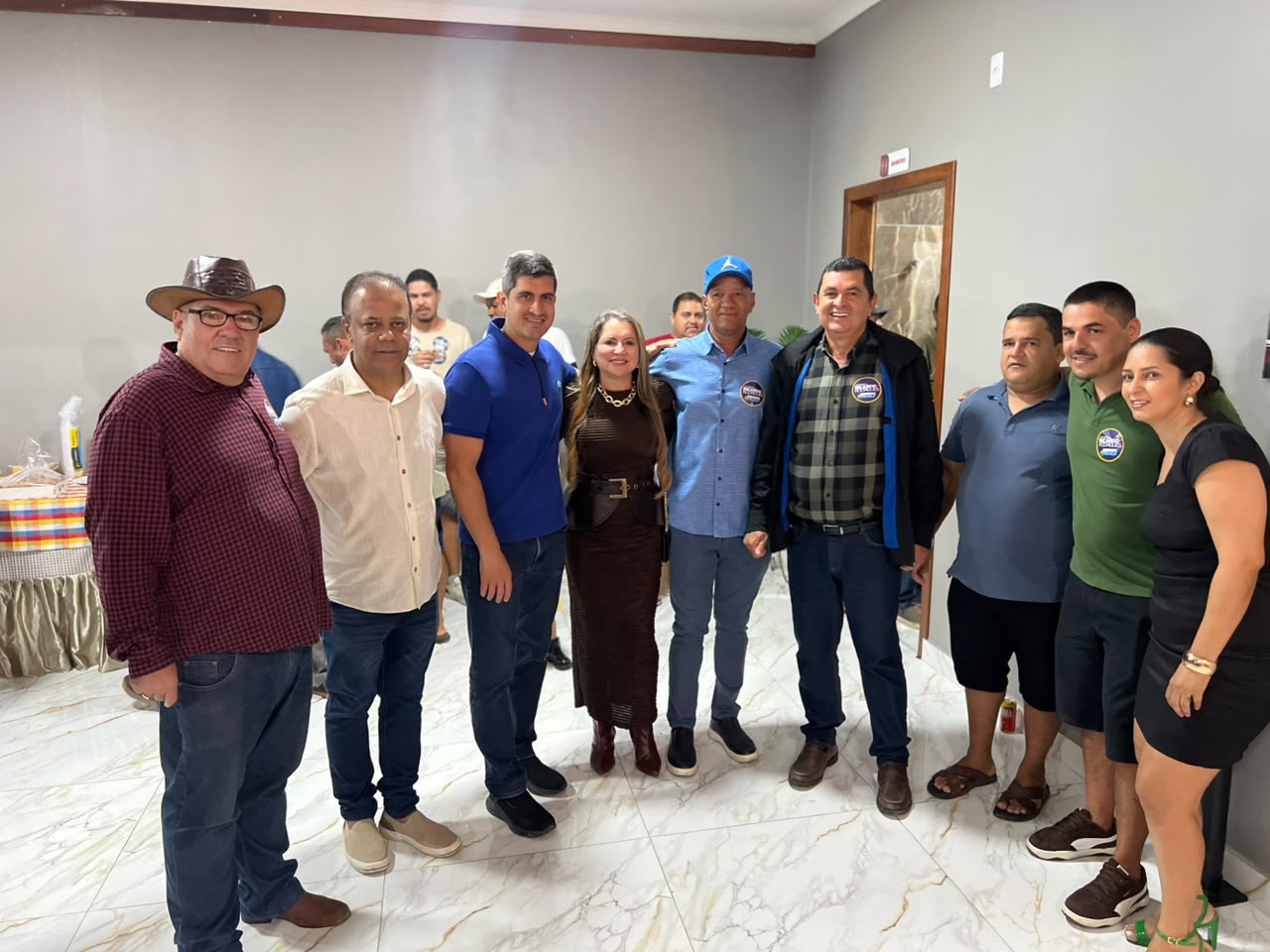 RICARDO RODRIGUES MARCA PRESENÇA NO TRADICIONAL SÃO JOÃO DE UIBAÍ