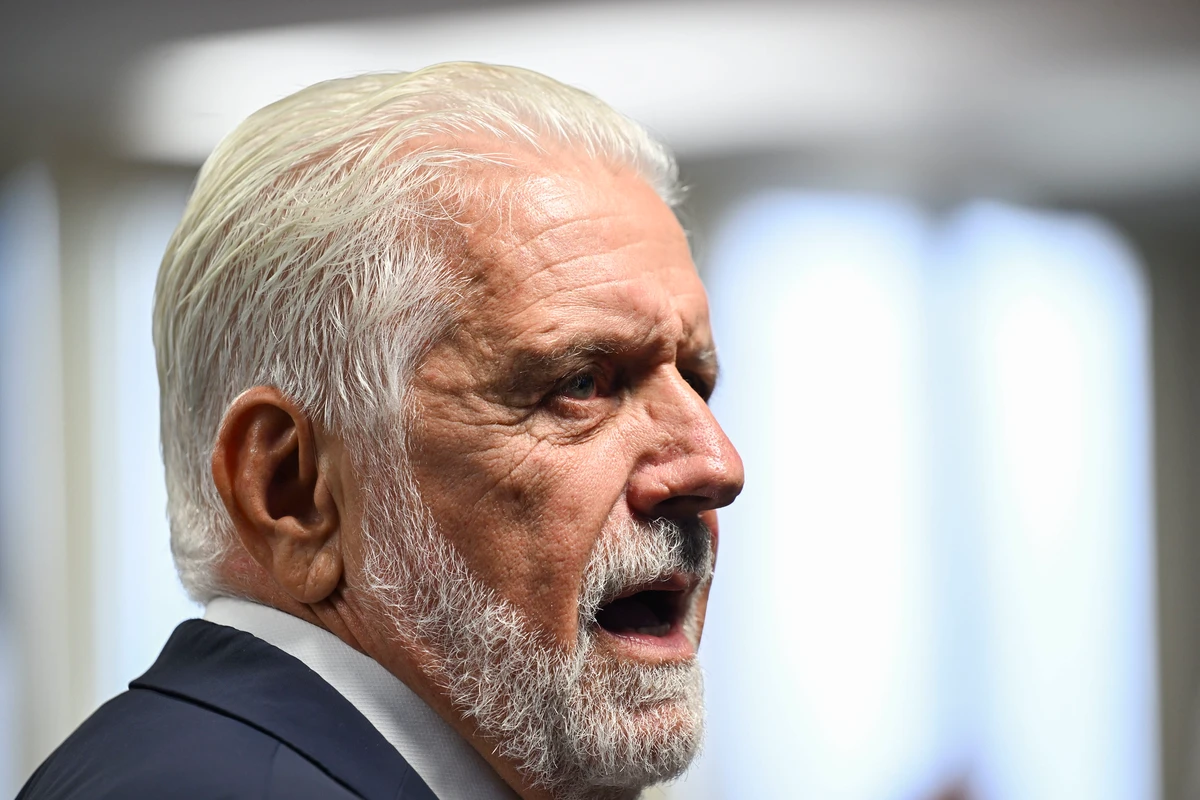 OPERAÇÃO CONTRA JAQUES WAGNER APREENDE US$ 49 MIL EM ESPÉCIE EM ENDEREÇO LIGADO AO SENADOR.