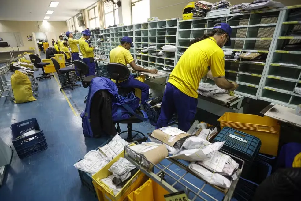 VOLTA DA TAXA DAS BLUSINHAS VAI DEIXAR COMPRAS DE ATÉ US$ 50 MAIS CARAS.