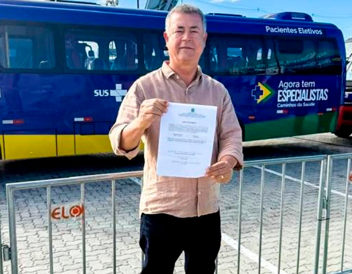 ROBERTÃO RECEBE NOVO ÔNIBUS DO TFD E AMPLIA INVESTIMENTOS NA SAÚDE DE PRESIDENTE DUTRA.