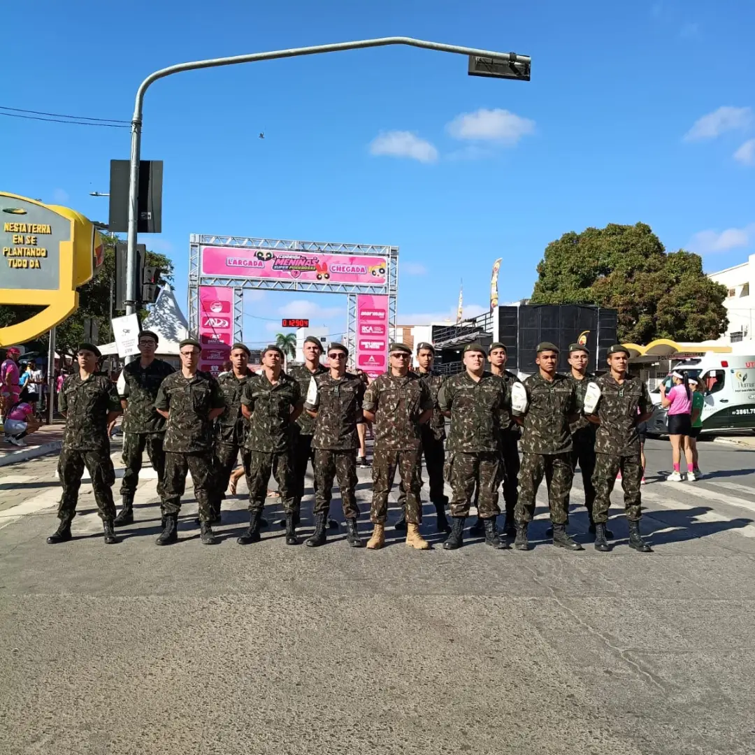 TIRO DE GUERRA DE IRECÊ PARTICIPA DA 1ª CORRIDA DAS MENINAS SUPERPODEROSAS E REFORÇA APOIO À CAUSA CONTRA A VIOLÊNCIA À MULHER.