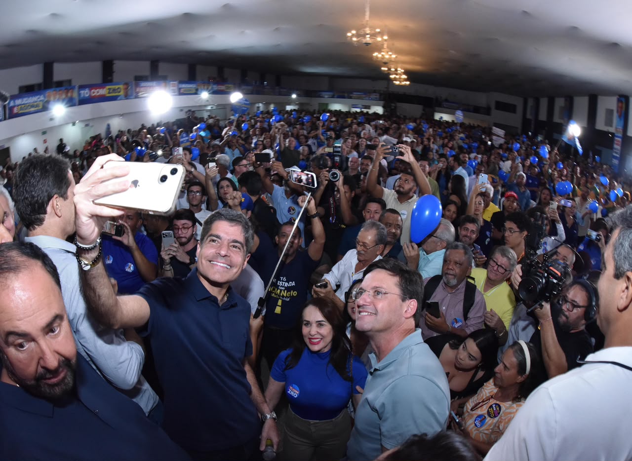 ACM NETO DEFENDE INCENTIVO AO PRIMEIRO EMPREGO E ACESSO FACILITADO ÀS UNIVERSIDADES ESTADUAIS.