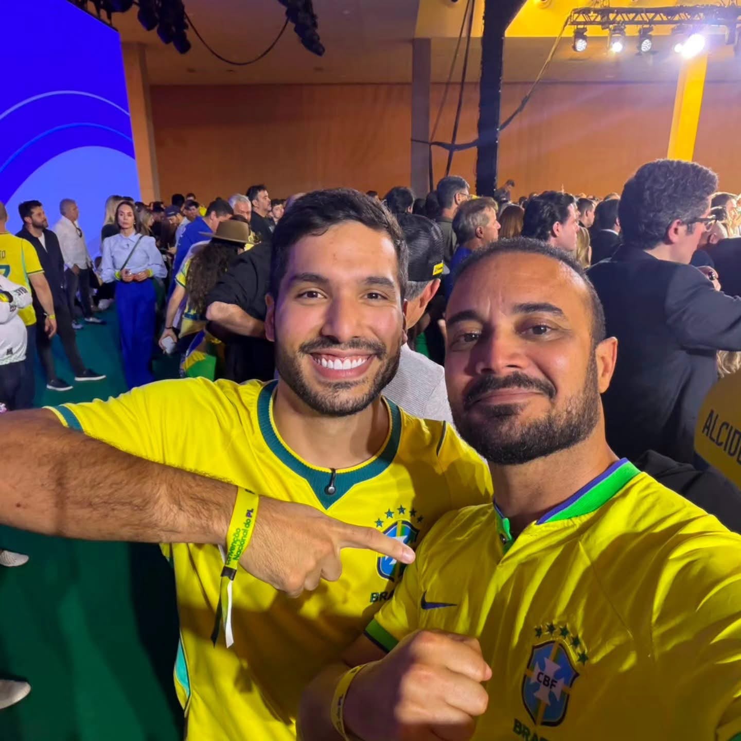 CAPITÃO ALDEN MARCA PRESENÇA NA CONVENÇÃO NACIONAL DO PL.