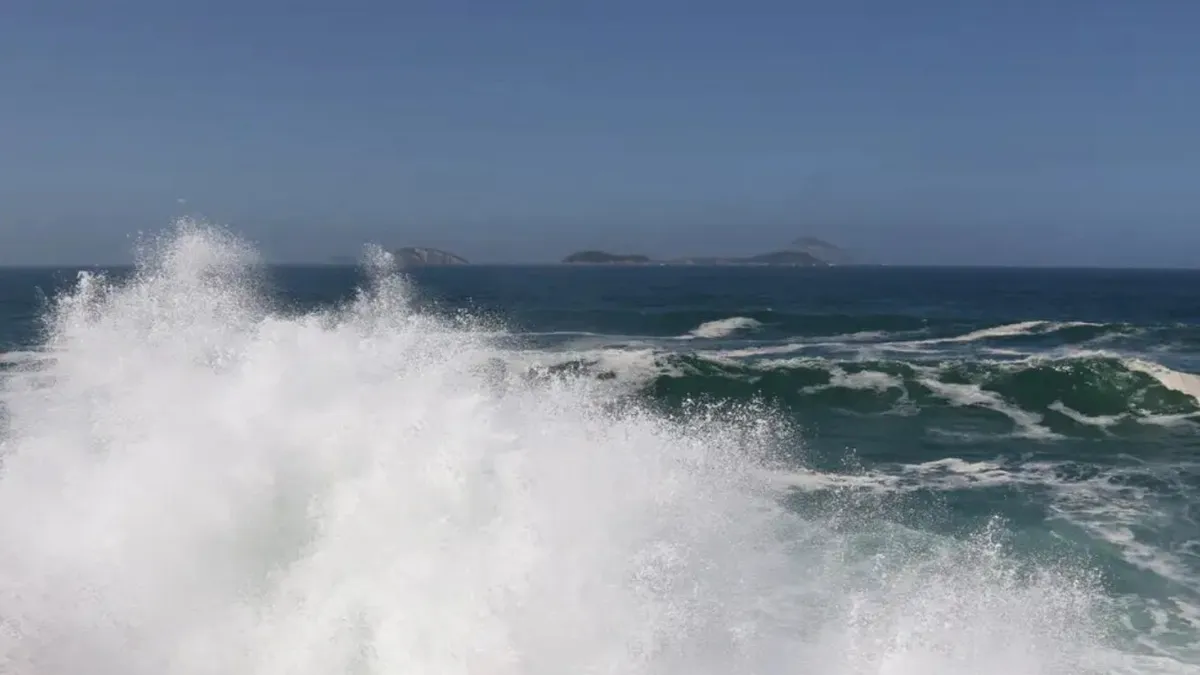 MARINHA EMITE ALERTA DE RESSACA PARA CIDADES DO LITORAL BAIANO.