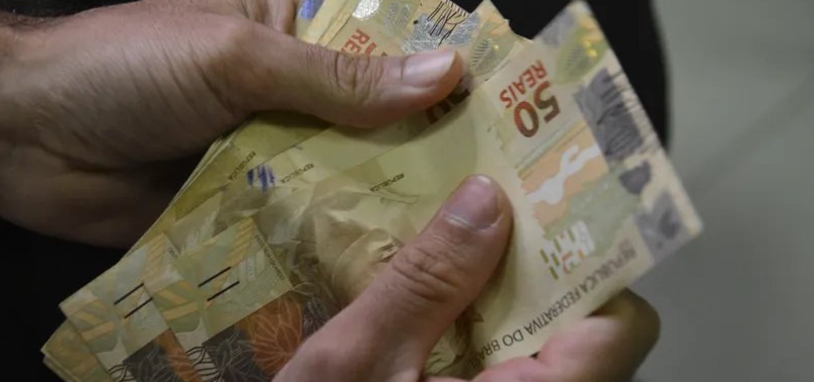 PROJEÇÃO DO GOVERNO PREVÊ REAJUSTE DE 5,92% NO SALÁRIO MÍNIMO PARA 2027.