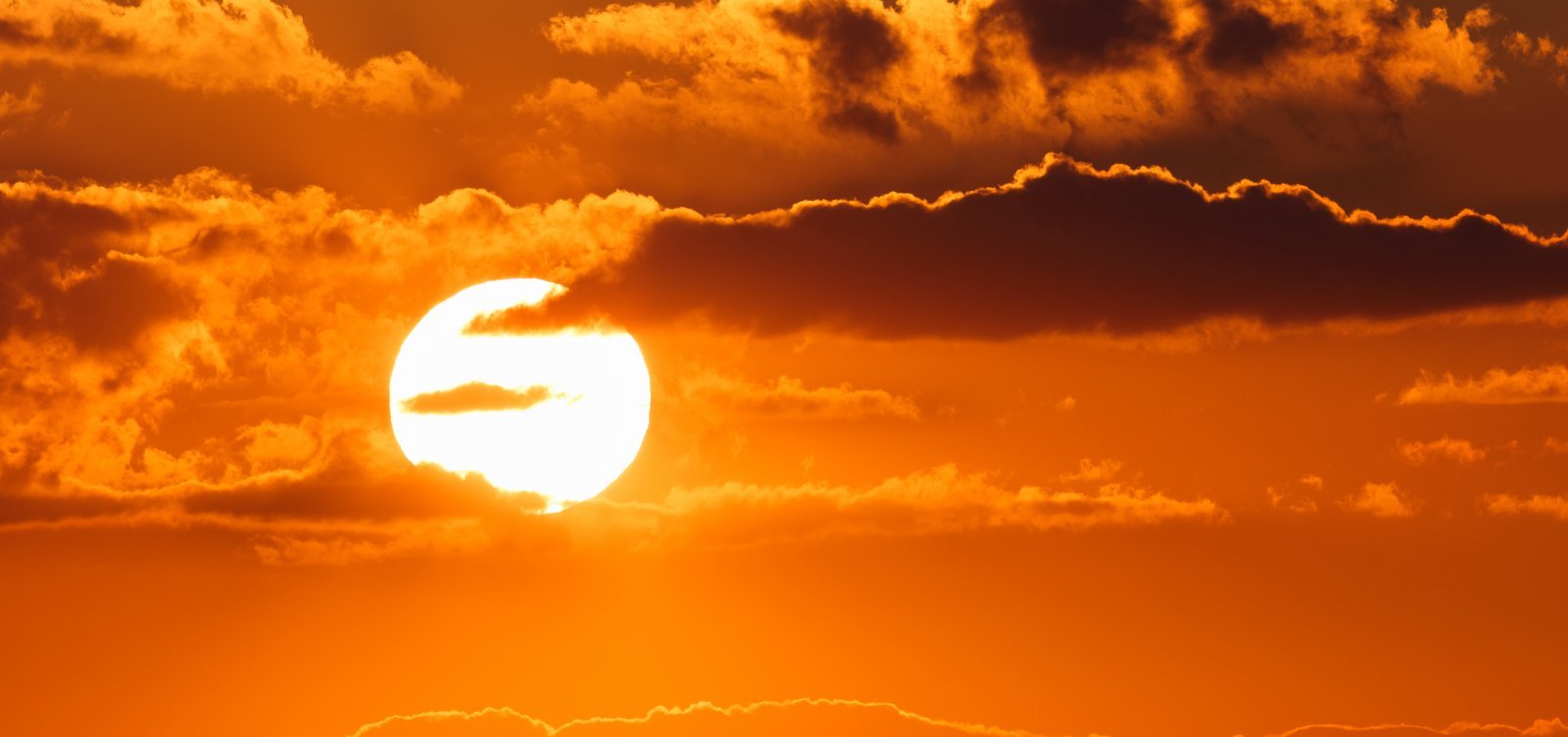 CALOR DE ATÉ 39°C ATINGE INTERIOR DA BAHIA COM NOVO VERANICO NO BRASIL.