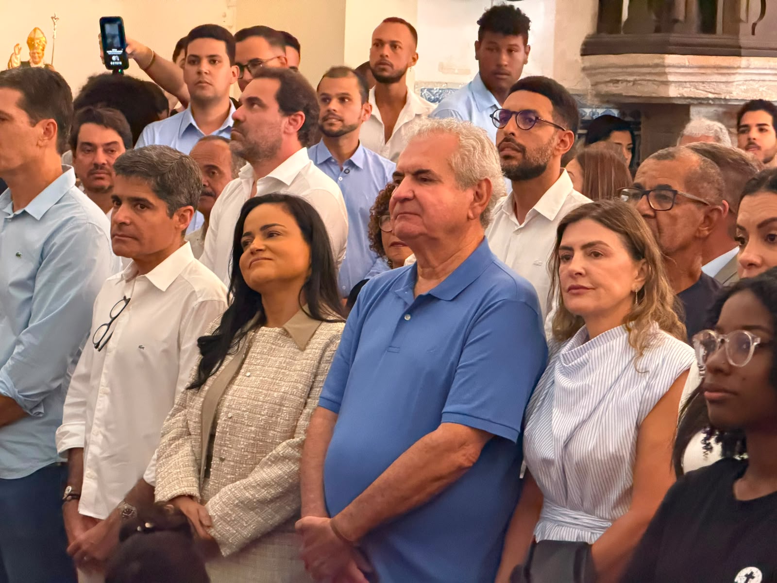 ÂNGELO CORONEL PRESTIGIA ANIVERSÁRIO DE LAURO DE FREITAS E REFORÇA APOIO À GESTÃO DE DÉBORA REGIS.
