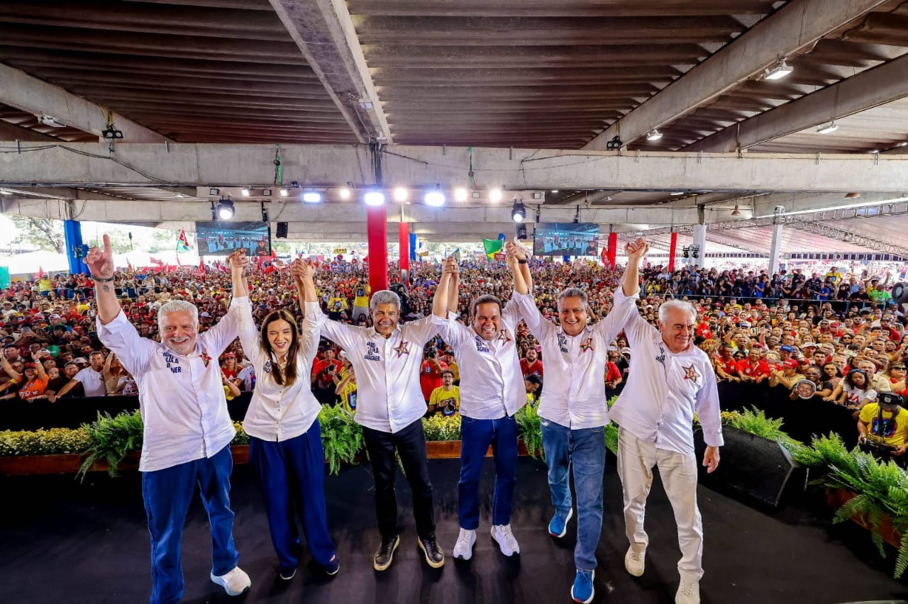 CONVENÇÃO DE JERÔNIMO REÚNE MAIS DE 30 MIL PESSOAS E MOSTRA A FORÇA DO TIME DE LULA NA BAHIA.