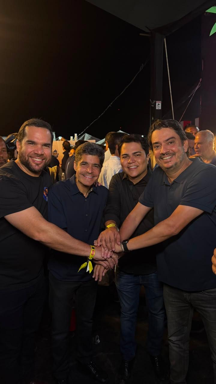 PEDRO TAVARES PARTICIPA DOS 64 ANOS DE JUSSARA E REFORÇA PARCERIA COM O PREFEITO TACINHO MENDES PELO DESENVOLVIMENTO DO MUNICÍPIO.