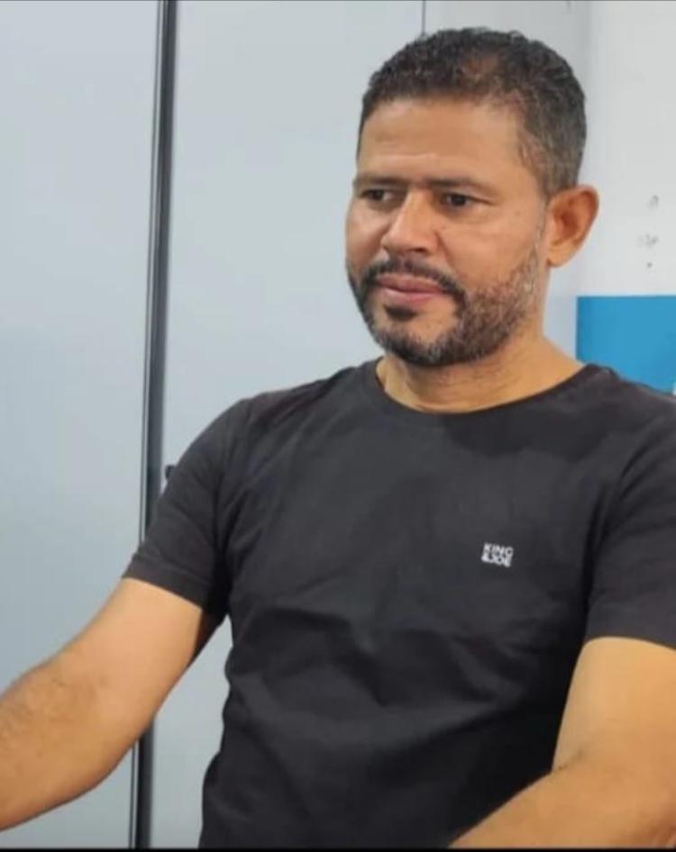 PROFESSOR TEM CASA INVADIDA E É MORTO A TIROS EM CANARANA.