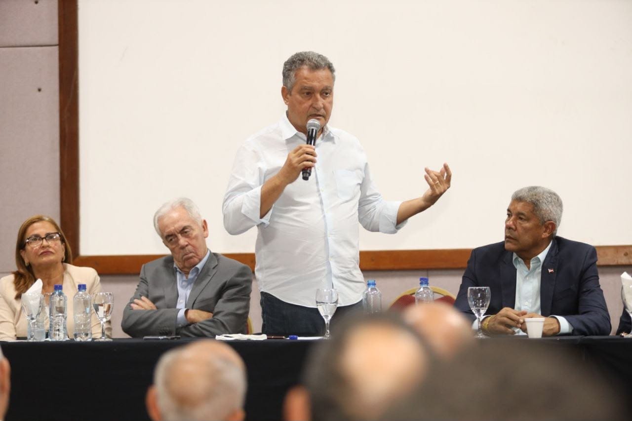 BAHIA QUER GOVERNADOR DE MÃOS DADAS COM LULA, DIZ RUI COSTA EM REUNIÃO COM PREFEITOS.