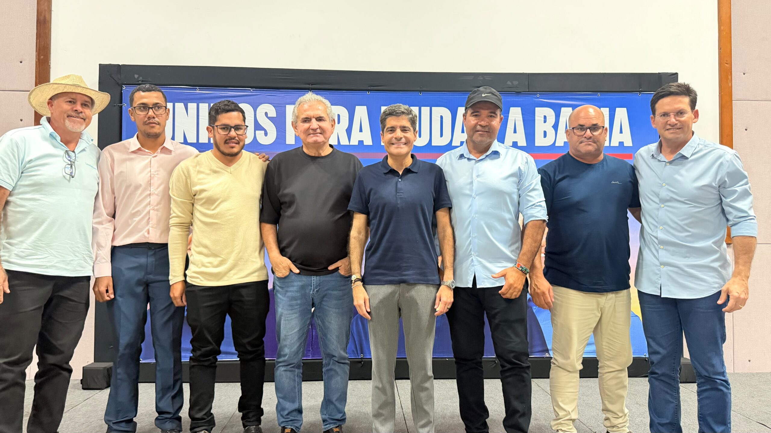 LIDERANÇAS DE BARRO ALTO DEIXAM BASE DE JERÔNIMO E REFORÇAM GRUPO DE ACM NETO NA REGIÃO.