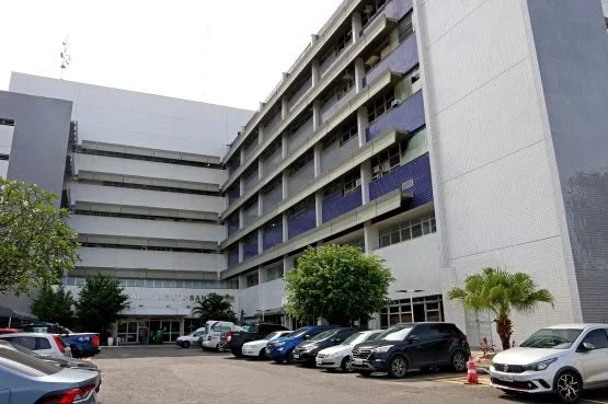 APÓS ATRASOS DE PAGAMENTO DO GOVERNO JERÔNIMO, 25 CIRURGIÕES DO HOSPITAL ROBERTO SANTOS INFORMAM DESLIGAMENTO COLETIVO