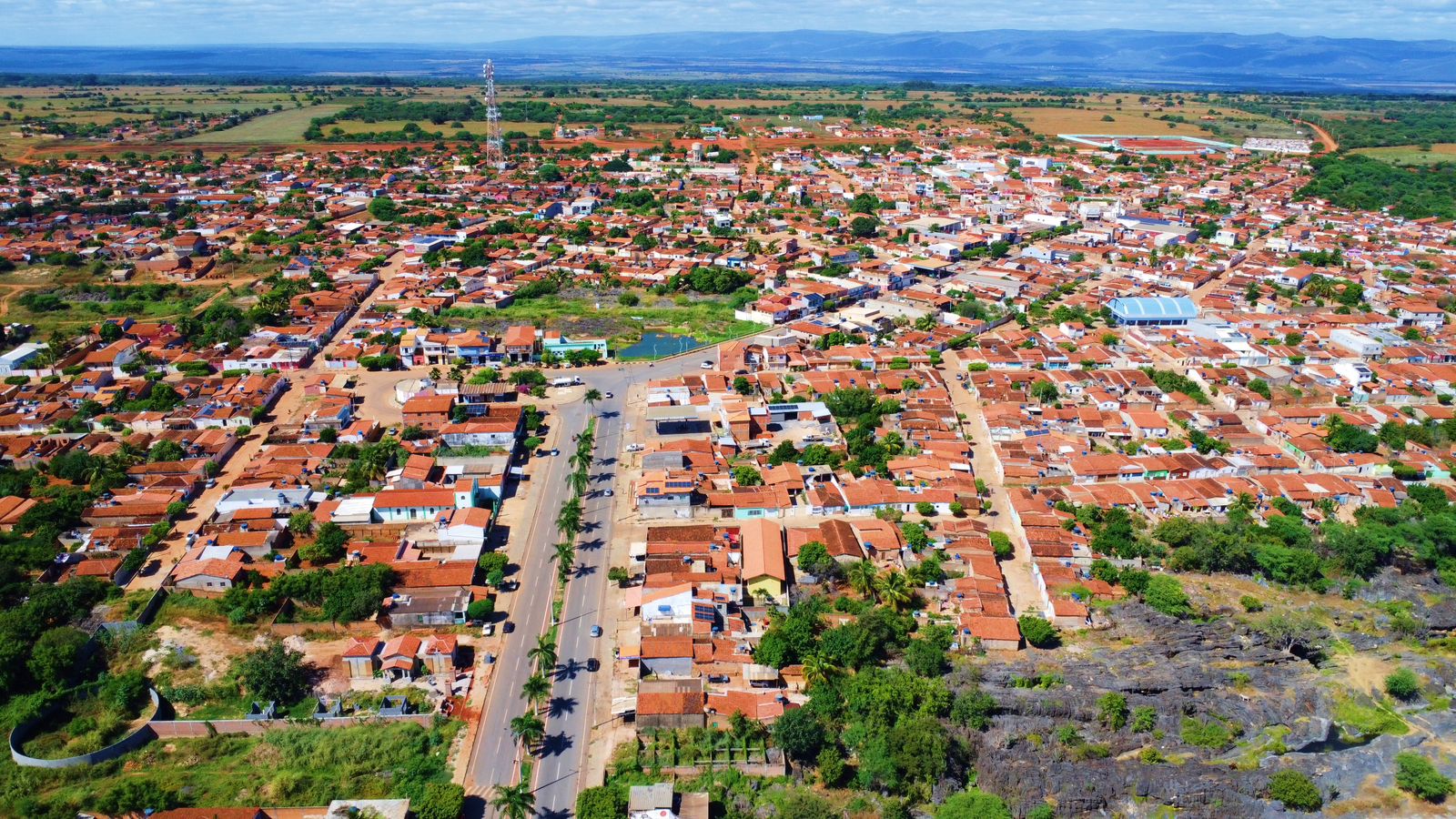 PREFEITURA DE CENTRAL ANUNCIA PAVIMENTAÇÃO ASFÁLTICA DA ESTRADA QUE LIGA O MUNICÍPIO A TRAÍRAS