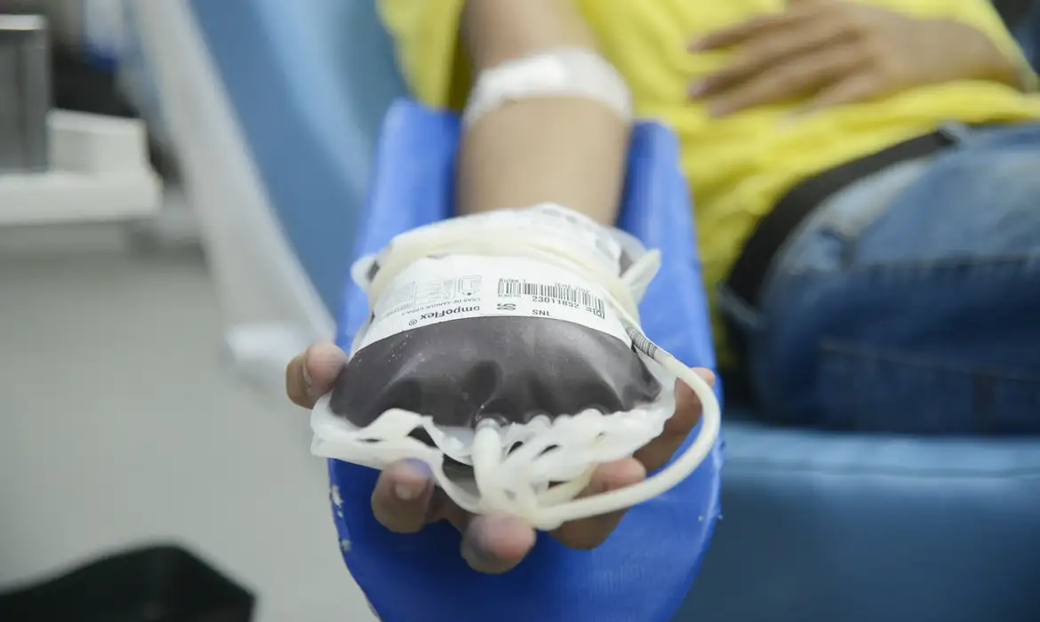 DOAÇÃO DE SANGUE: ESPERA PARA QUEM FEZ TATUAGEM E PIERCING SERÁ MENOR.