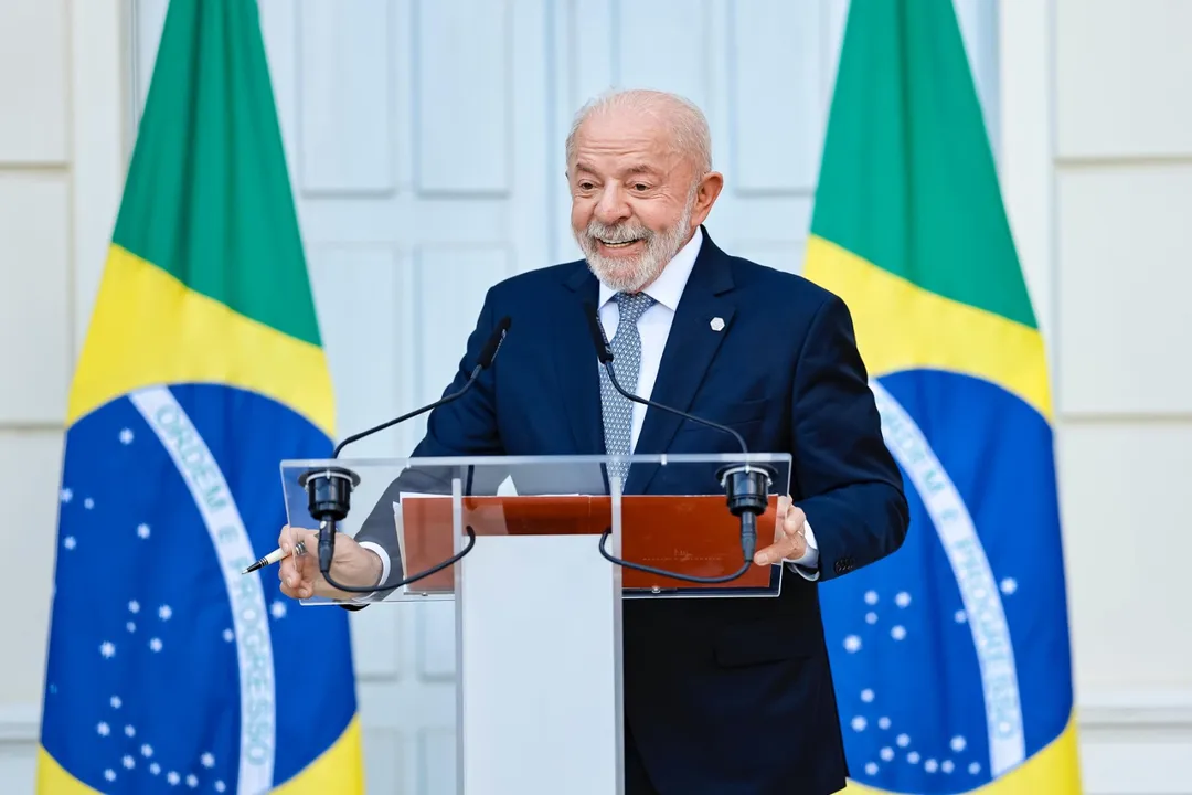 TAXA DAS BLUSINHAS: LULA MARCA DATA PARA ANUNCIAR FIM DE COBRANÇA