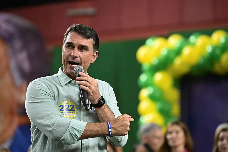 FLÁVIO BOLSONARO DEVE CUMPRIR AGENDA DE CAMPANHA NA BAHIA EM SETEMBRO