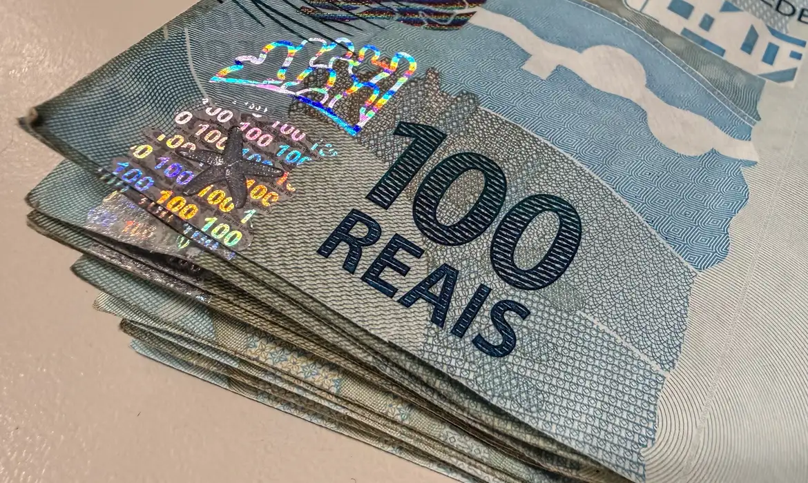 BRASILEIROS TÊM MAIS DE R$ 5,1 BILHÕES ESQUECIDOS EM BANCOS.